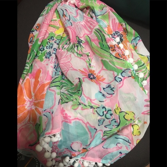 NWT Lilly Pulitzer Nosey Posie Pom Pom Scarf - Picture 7 of 12